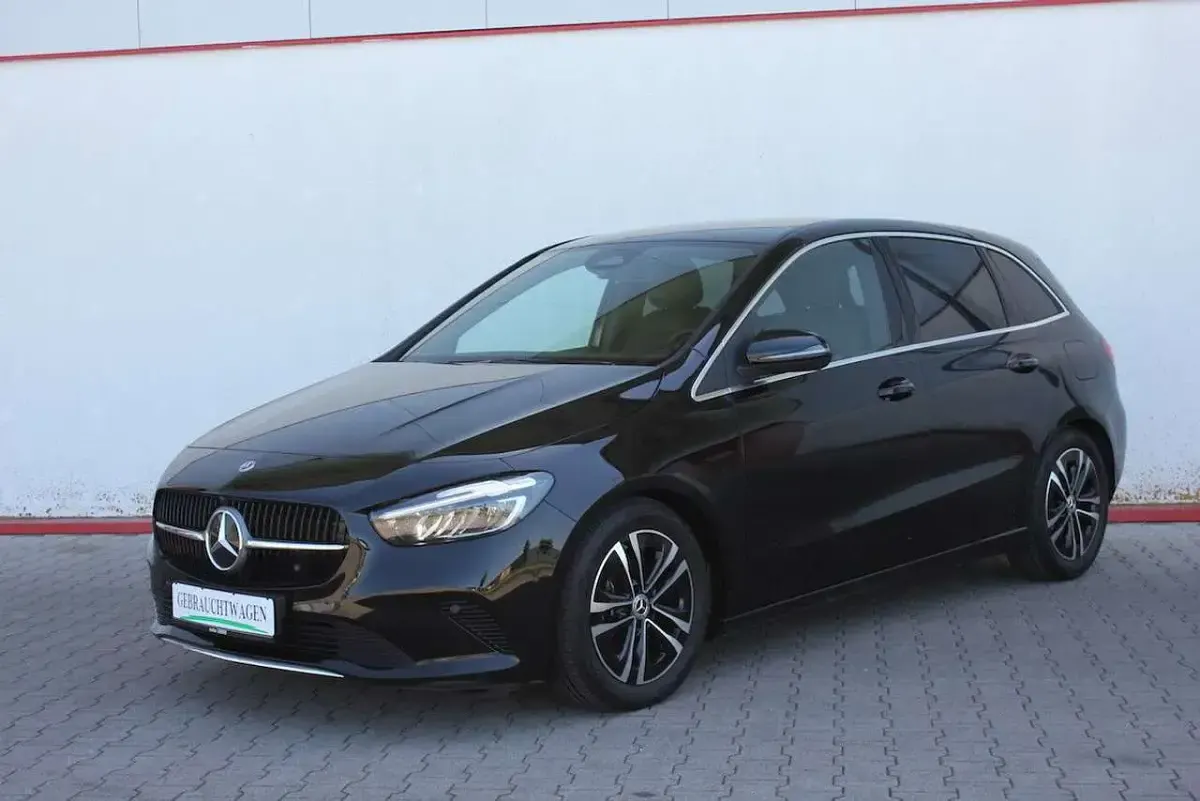 Second-hand Mercedes B180 Progressive 116 CP (85 kW) 2025 Negru Monovolum