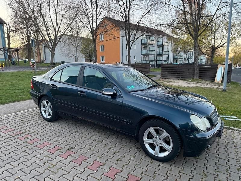 Gebraucht Mercedes C180 143 PS (105 kW) 2003 Blau Limousine