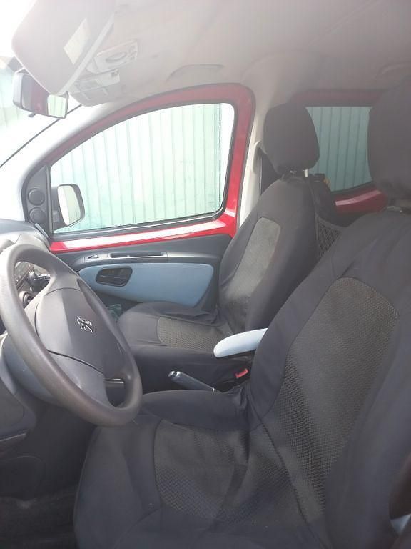 Gebraucht Peugeot Partner Tepee 75 PS (55 kW) 2010 Rot Van / Kleinbus