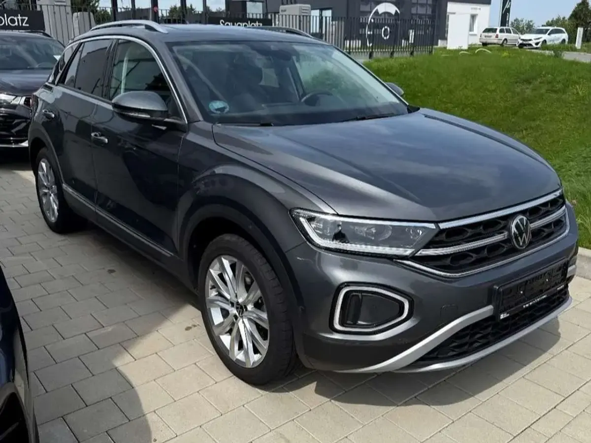 Gebraucht VW T-Roc Style 150 PS (110 kW) 2022 Grau SUV