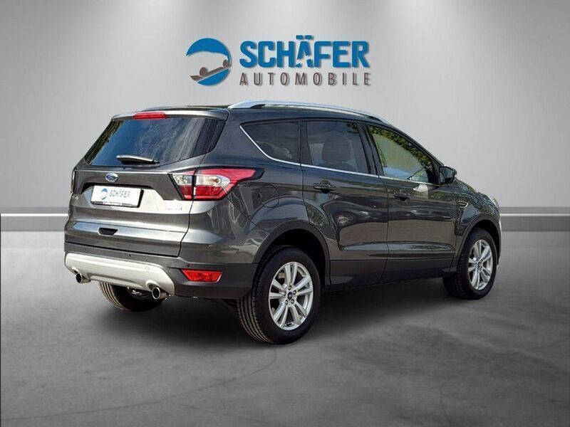 Gebraucht Ford Kuga Trend 150 PS (110 kW) 2017 Grau SUV