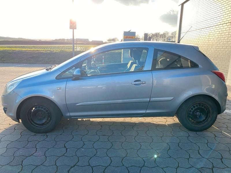 Second-hand Opel Corsa 90 CP (66 kW) 2007 Argintiu Hatchback