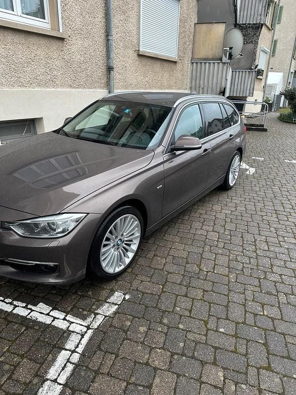 Gebraucht BMW 330 Luxury Line 258 PS (189 kW) 2013 Andere farben Kombi