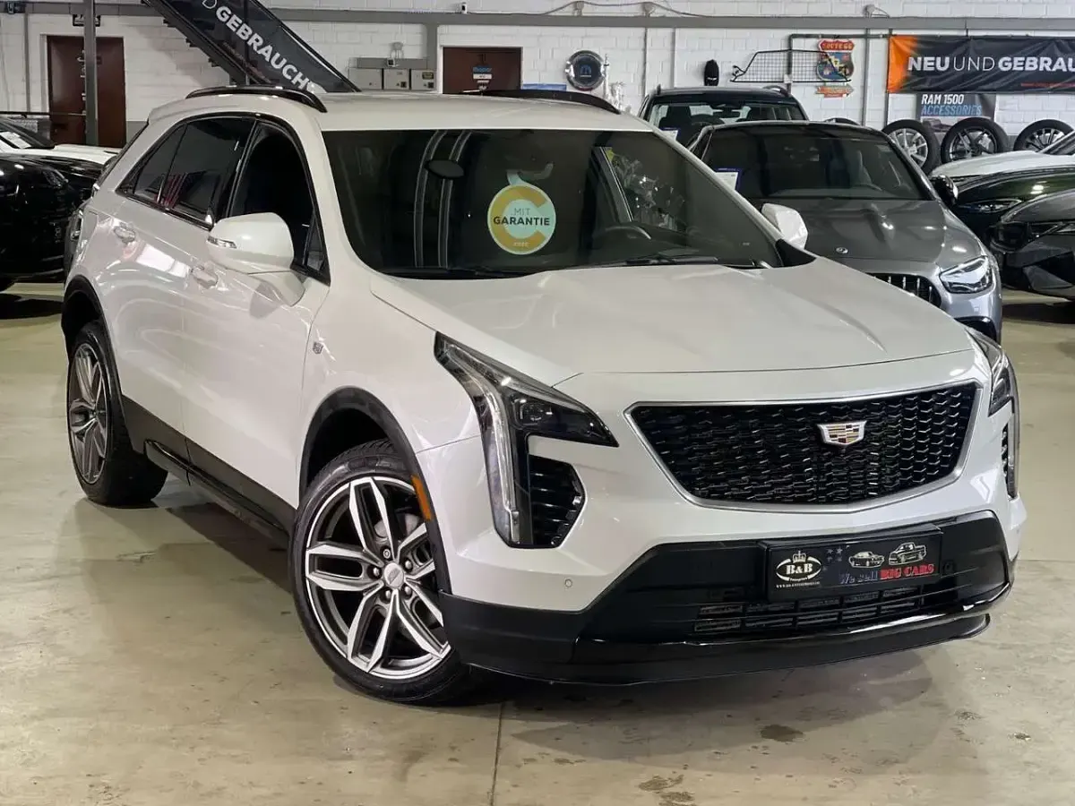 Gebraucht Cadillac XT4 230 PS (169 kW) 2024 Weiß SUV