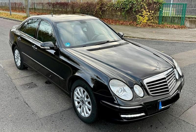 Schwarz Gebraucht 2008 Mercedes E280 Avantgarde Limousine | 7.200 € (Fairer Preis) - Bild 1/4
