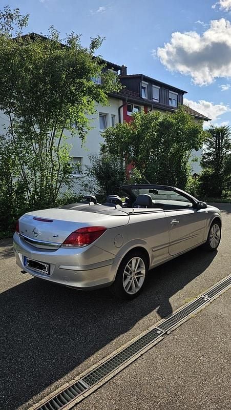 Silber Gebraucht 2007 Opel Astra Cabriolet Cosmo Cabrio | 1.800 € (Superpreis) - Bild 1/4
