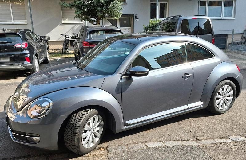 Gebraucht VW Beetle Design 140 PS (102 kW) 2014 Grau Kleinwagen