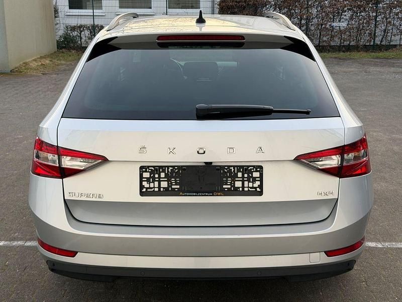 Gebraucht Skoda Superb Ambition 200 PS (147 kW) 2022 Silber Kombi