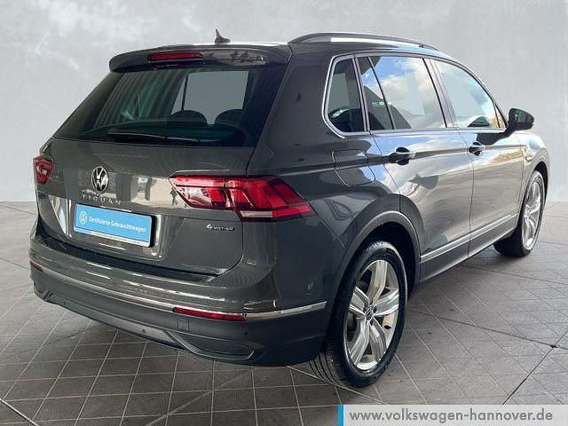 Gebraucht VW Tiguan Life 190 PS (139 kW) 2022 Delfingrau metallic SUV