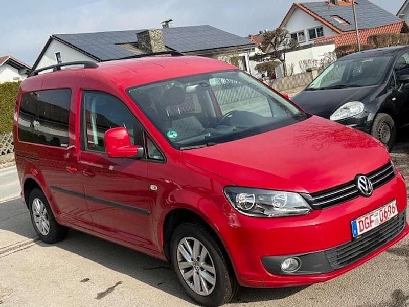 Gebraucht VW Caddy Comfortline 102 PS (75 kW) 2014 Salsa red Van / Kleinbus