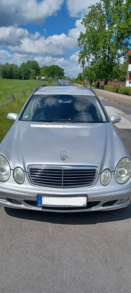 Gebraucht Mercedes E220 Classic 150 PS (110 kW) 2004 Grau Kombi