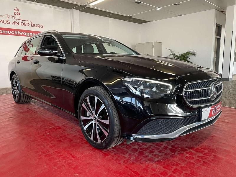 Ung. schwarz unilack Gebraucht 2021 Mercedes E300 Avantgarde Kombi | 27.999 € (Guter Preis) - Bild 1/4