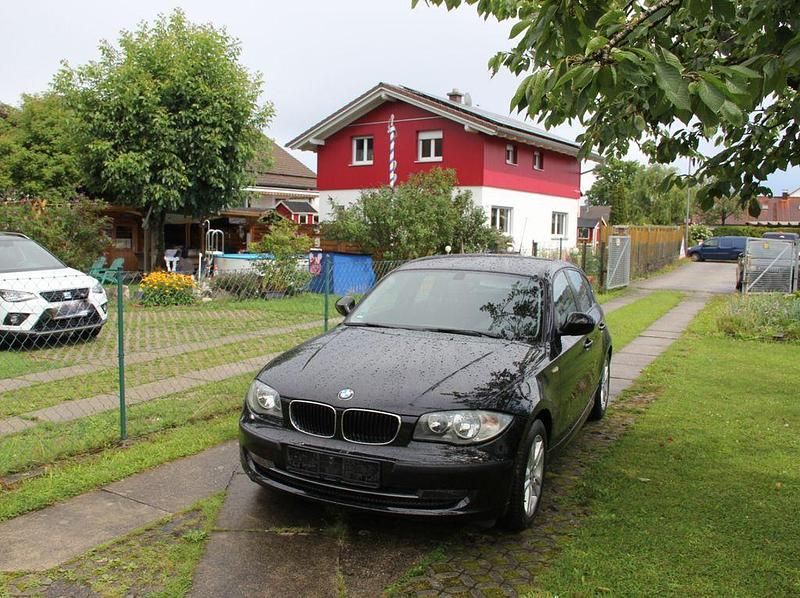 Schwarz Gebraucht 2010 BMW 118 Advantage Kleinwagen | 6.800 € (Etwas zu teuer) - Bild 1/4