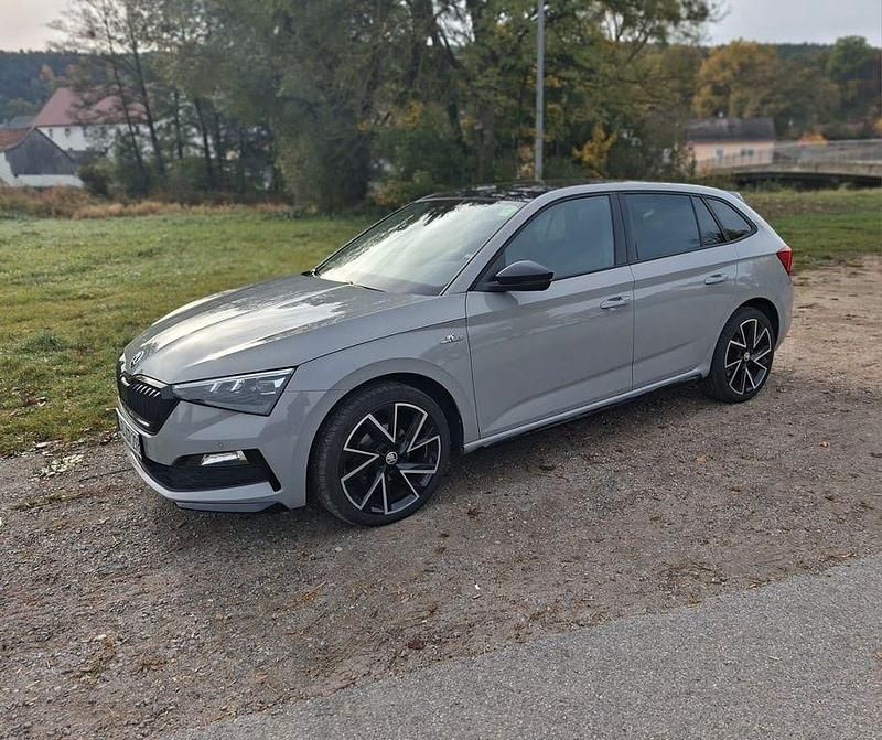 Grau Gebraucht 2021 Skoda Scala Monte Carlo Kleinwagen | 15.790 € (Guter Preis) - Bild 1/4