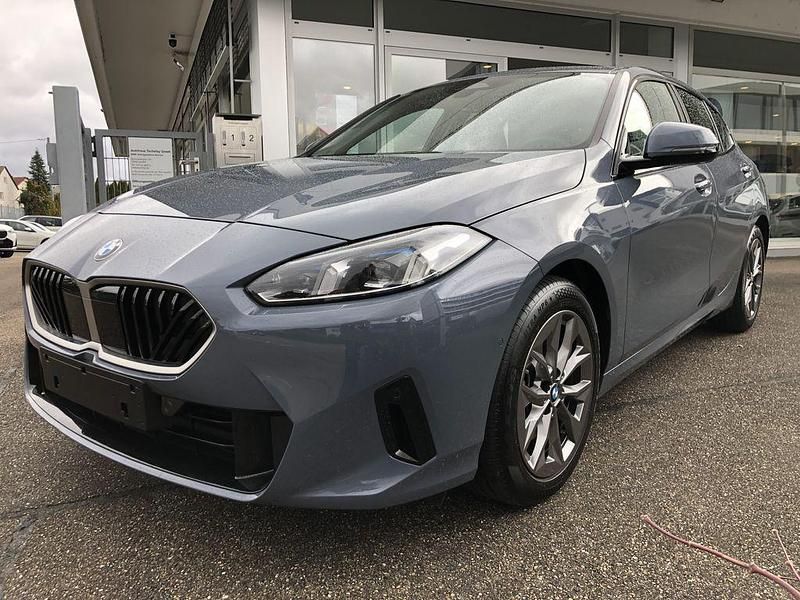 Gebraucht BMW 120 170 PS (125 kW) 2024 Grau Kleinwagen