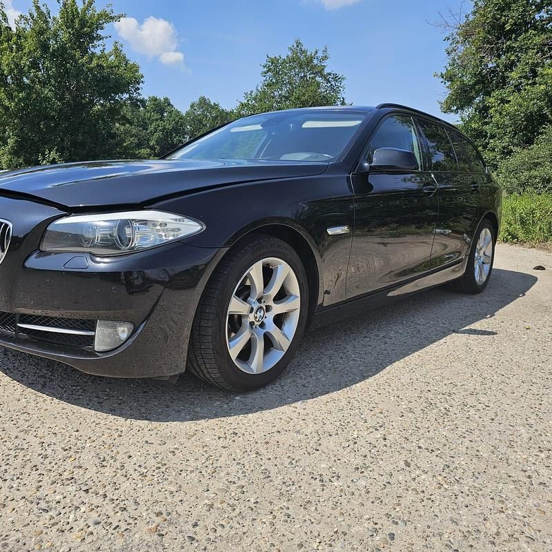 Schwarz Gebraucht 2010 BMW 530 Kombi | 8.400 € (Guter Preis) - Bild 1/4