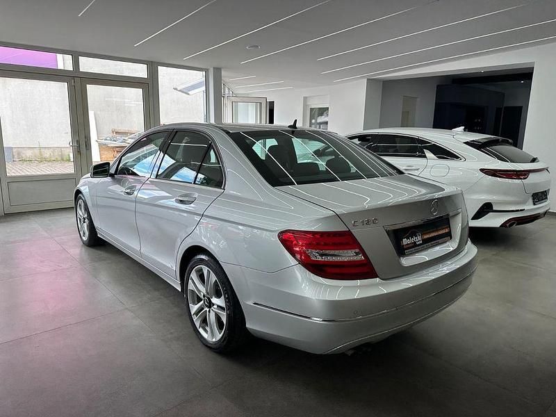 Gebraucht Mercedes C180 156 PS (114 kW) 2013 Silber Limousine