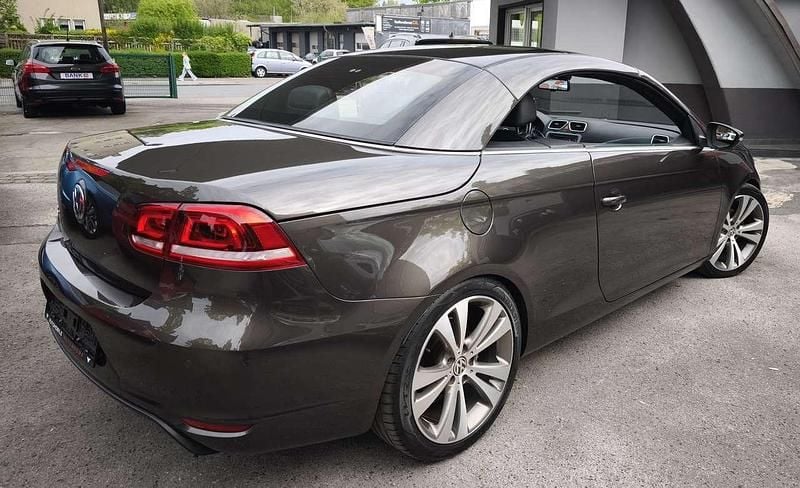 Second-hand VW Eos Basis 122 CP (89 kW) 2011 Maro Cabrio