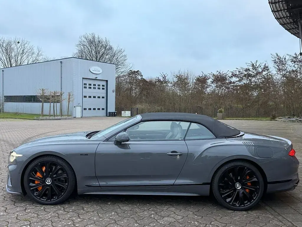 Neu Bentley Continental Mulliner 782 PS (575 kW) 2026 Gravity grey Cabrio