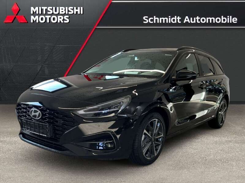 Schwarz Neu 2025 Hyundai i30 Advantage Kombi | 22.970 € (Guter Preis) - Bild 1/4