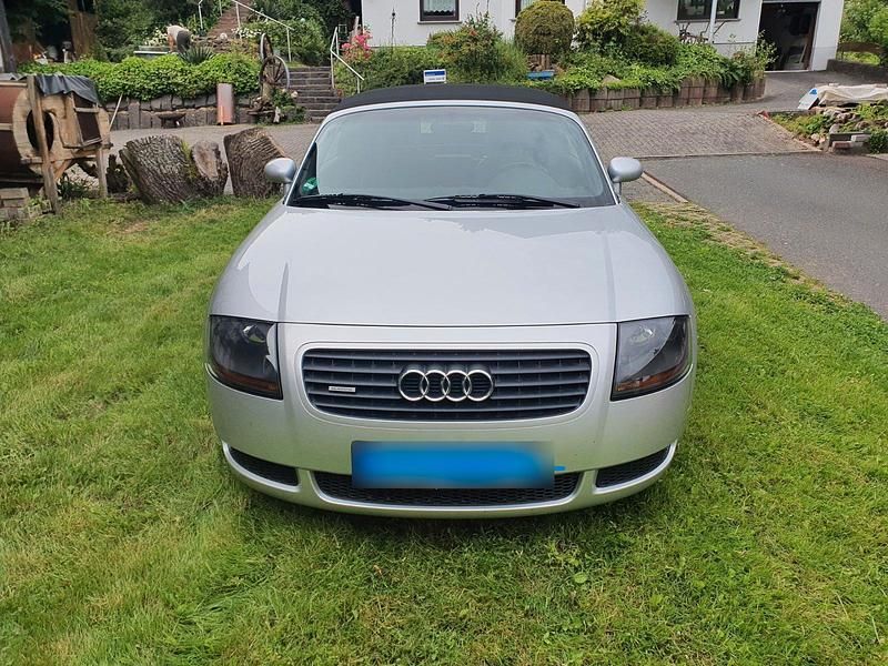 Second-hand Audi TT 180 CP (132 kW) 2001 Argintiu Coupe