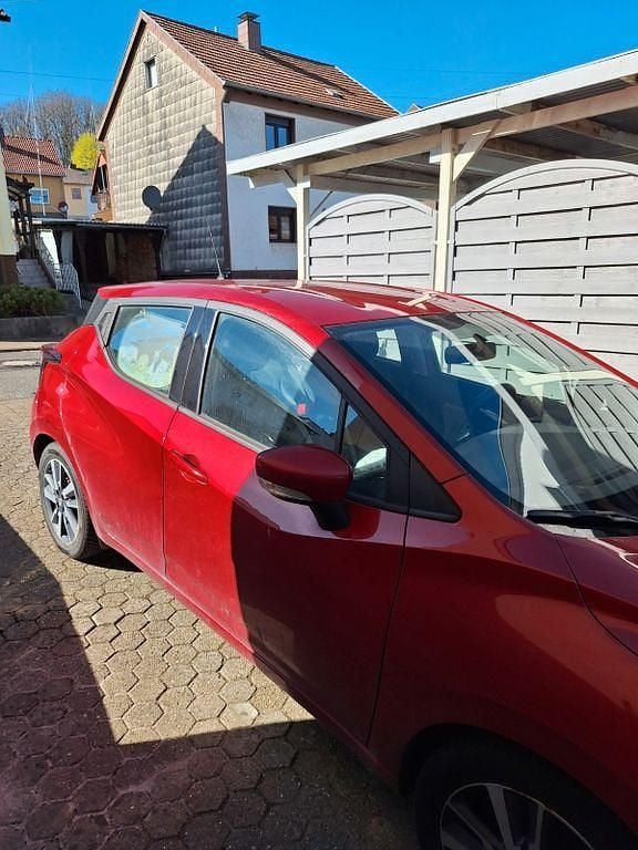 Gebraucht Nissan Micra Acenta 90 PS (66 kW) 2018 Rot Kleinwagen