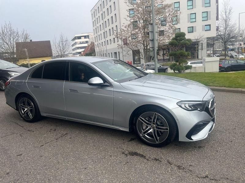 Gebraucht Mercedes E220 AMG 197 PS (144 kW) 2024 Silber Limousine