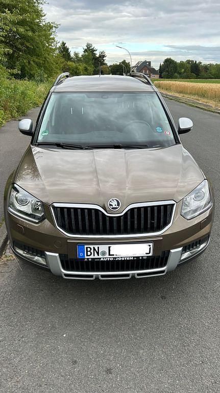 Braun Gebraucht 2015 Skoda Yeti Adventure SUV | 14.000 € (Fairer Preis) - Bild 1/4