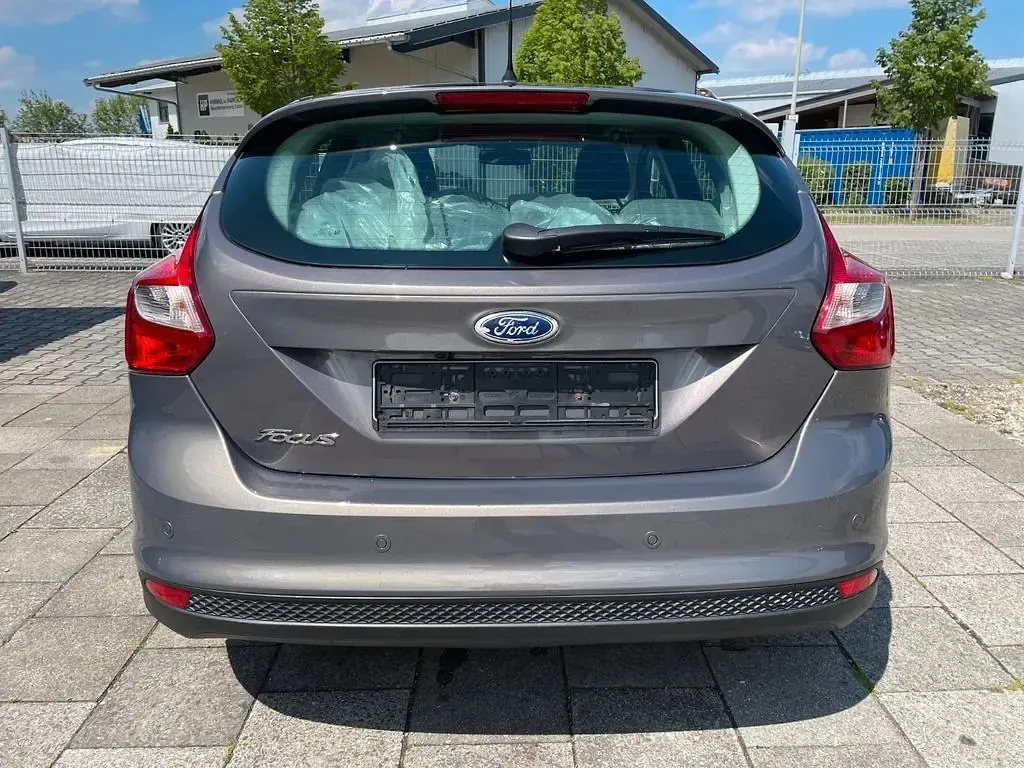 Gebraucht Ford Focus Titanium 125 PS (91 kW) 2012 Braun Limousine