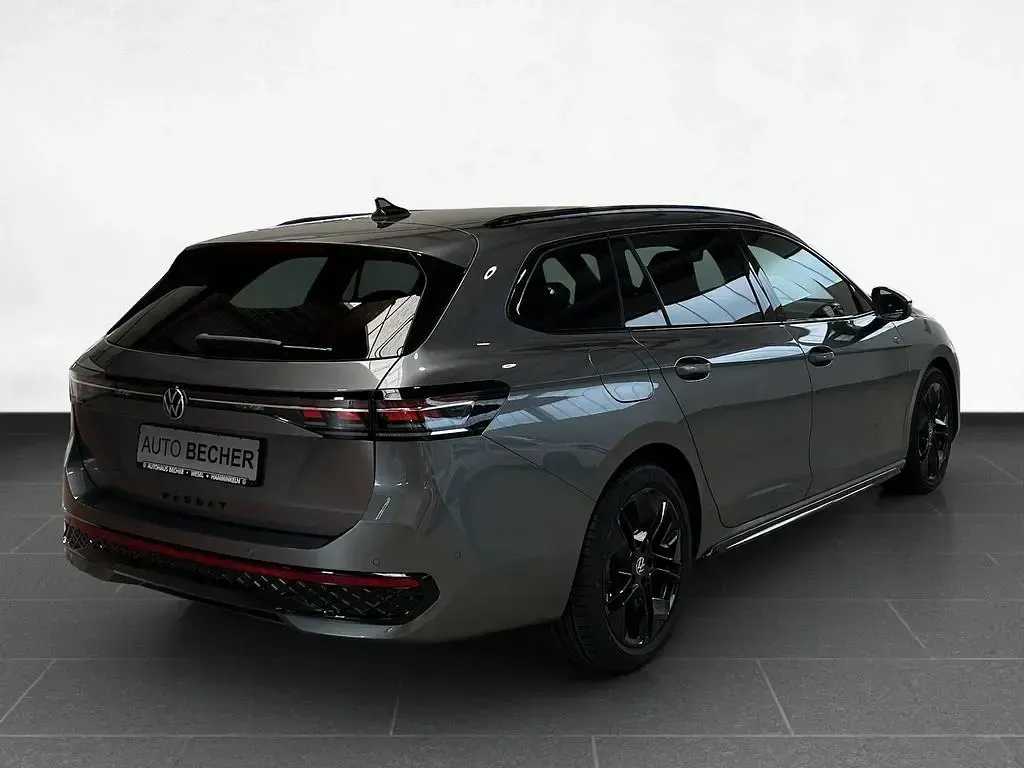 Gebraucht VW Passat R-line 150 PS (110 kW) 2026 Grau Kombi