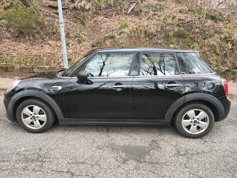 Second-hand Mini Cooper 105 CP (77 kW) 2015 Negru Hatchback