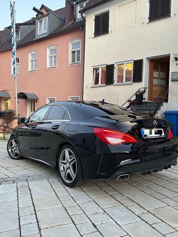 Schwarz Gebraucht 2015 Mercedes CLA220 AMG line Limousine | 11.500 € (Fairer Preis) - Bild 1/4