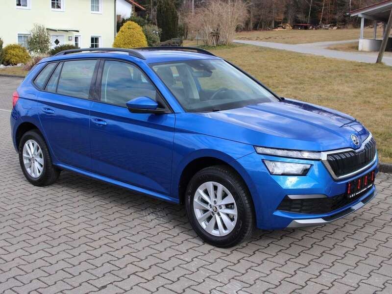 Raceblau metallic Gebraucht 2023 Skoda Kamiq Ambition SUV | 19.490 € (Superpreis) - Bild 1/4