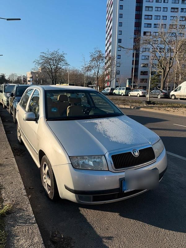 Grau Gebraucht 2001 Skoda Fabia Kleinwagen | 1.700 € (Fairer Preis) - Bild 1/4