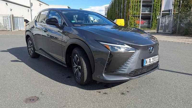 Grau Gebraucht 2024 Lexus RZ 300e Executive Line SUV | 42.000 € - Bild 1/4