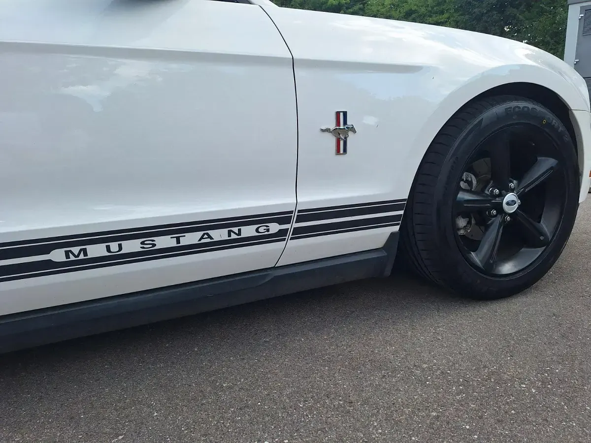 Gebraucht Ford Mustang 213 PS (156 kW) 2009 Weiß Cabrio