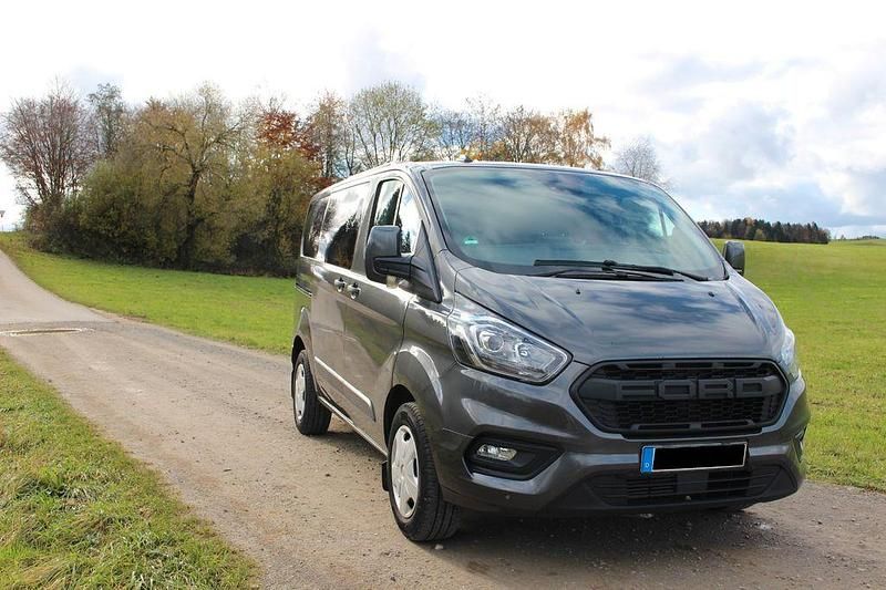 Gebraucht Ford Transit Tourneo 131 PS (96 kW) 2023 Schwarz Van / Kleinbus