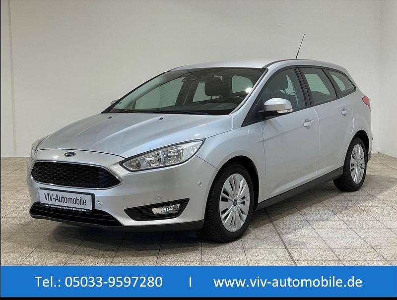 Silber Gebraucht 2017 Ford Focus Business Edition Limousine | 8.490 € (Fairer Preis) - Bild 1/4