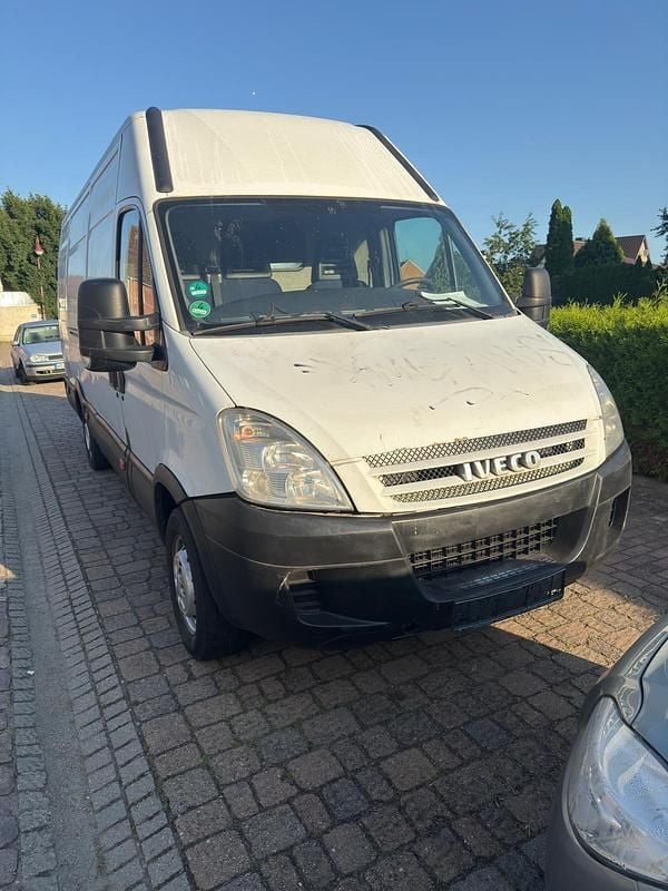Weiß Gebraucht 2007 Iveco Daily Van / Kleinbus | 4.300 € - Bild 1/4