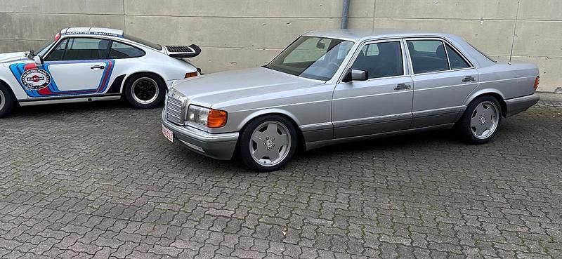 Silber Gebraucht 1988 Mercedes 260 SE Limousine | 9.996 € - Bild 1/4