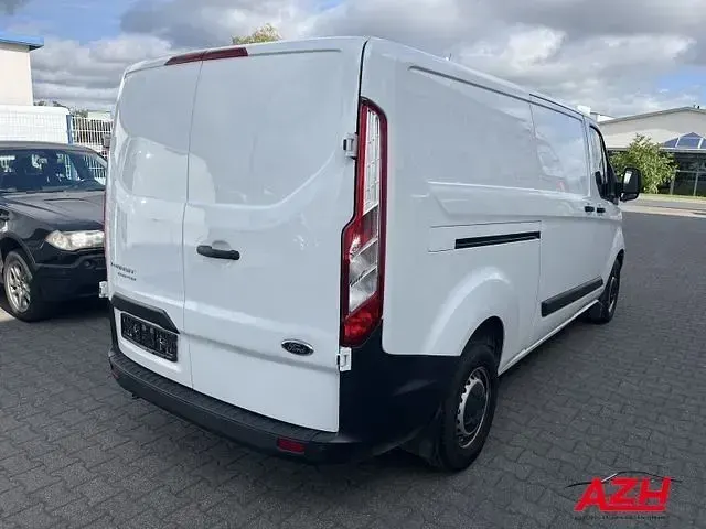 Używany Ford Transit Custom Trend 105 KM (77 kW) 2021 Biały Minivan