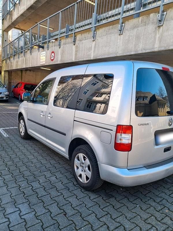 Gebraucht VW Caddy 105 PS (77 kW) 2009 Silber Van / Kleinbus