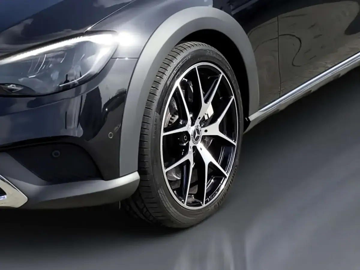 Gebraucht Mercedes E450 AMG 367 PS (269 kW) 2021 Schwarz Limousine