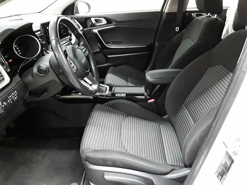 Gebraucht Kia Ceed Sportswagon Vision 105 PS (77 kW) 2022 Carraraweiß Kombi