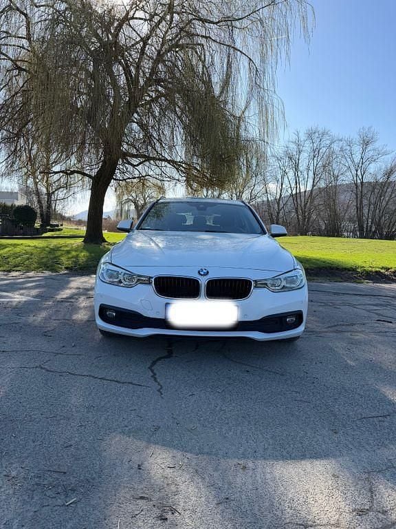 Gebraucht BMW 320 Advantage 190 PS (139 kW) 2017 Weiß Kombi