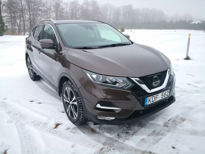 Braun Gebraucht 2017 Nissan Qashqai N-Connecta SUV | 14.200 € (Fairer Preis) - Bild 1/4