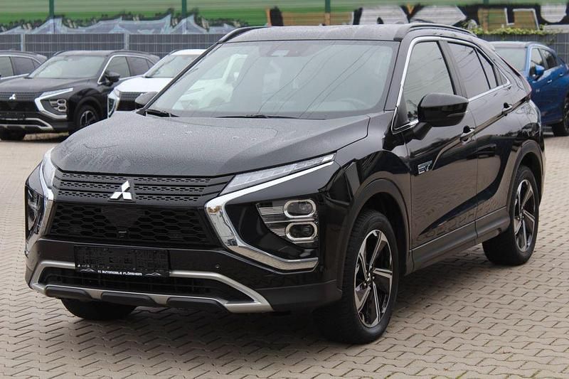 Schwarz Gebraucht 2022 Mitsubishi Eclipse Cross Plus SUV | 21.990 € (Guter Preis) - Bild 1/4