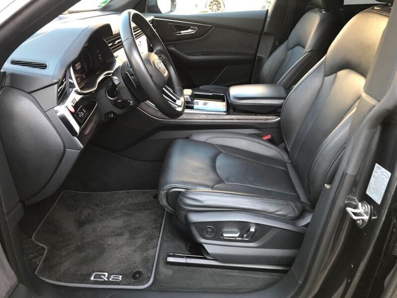Gebraucht Audi Q8 S-Line 286 PS (210 kW) 2019 Grau metallic SUV