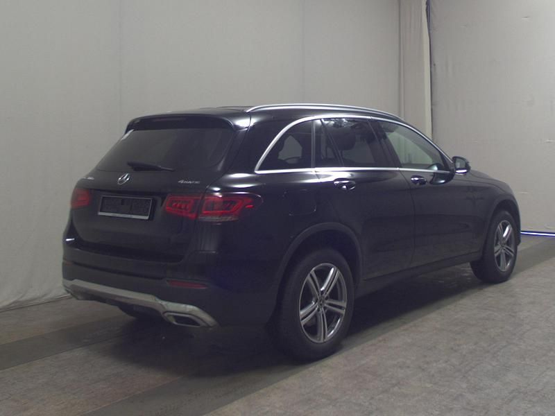 Gebraucht Mercedes GLC300e 320 PS (235 kW) 2021 Schwarz unilack SUV