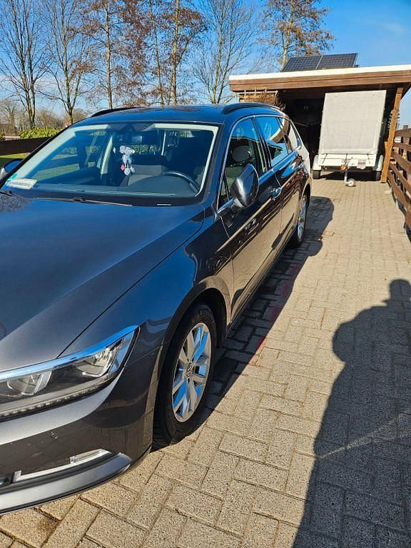 Gebraucht VW Passat Comfortline 150 PS (110 kW) 2016 Grau Kombi